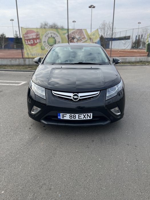 Opel Ampera Plug-In Hybrid 2012