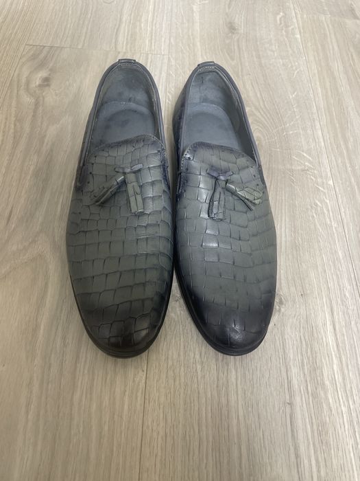 Vand pantofi de piele purtati o singura data in state foarte buna