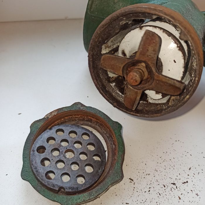 Masina de tocat carne Nr. 8 made in Romania