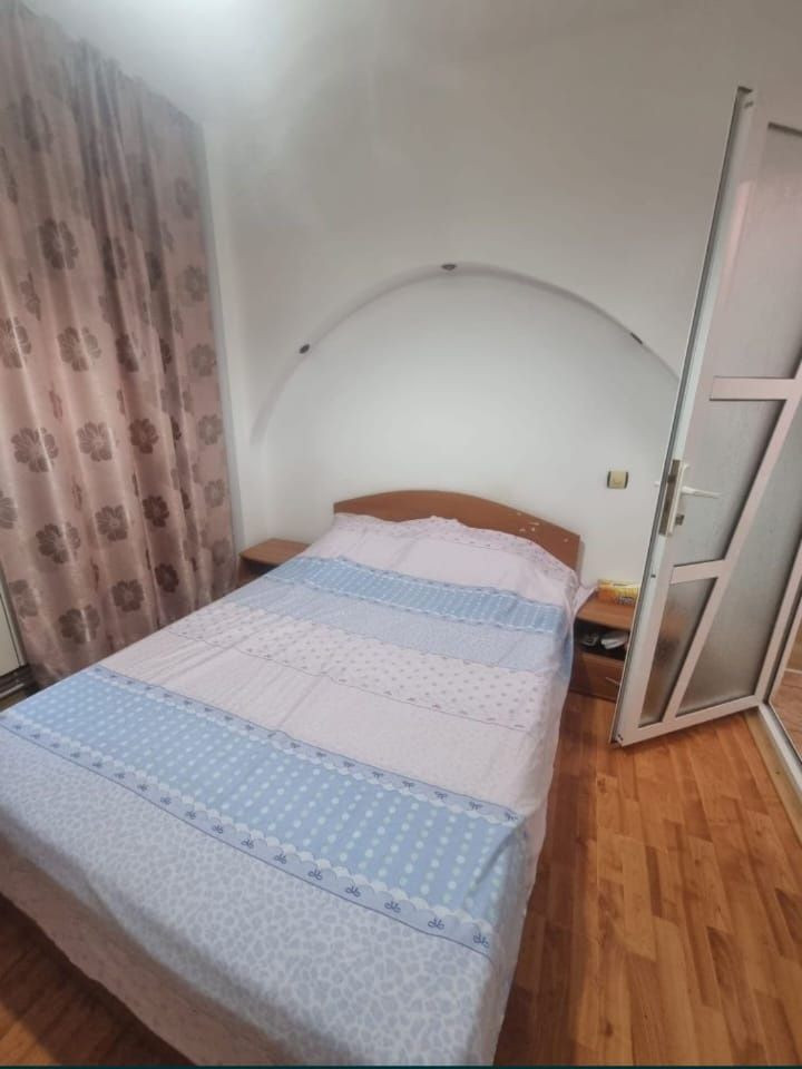 Vand apartament 3 camere