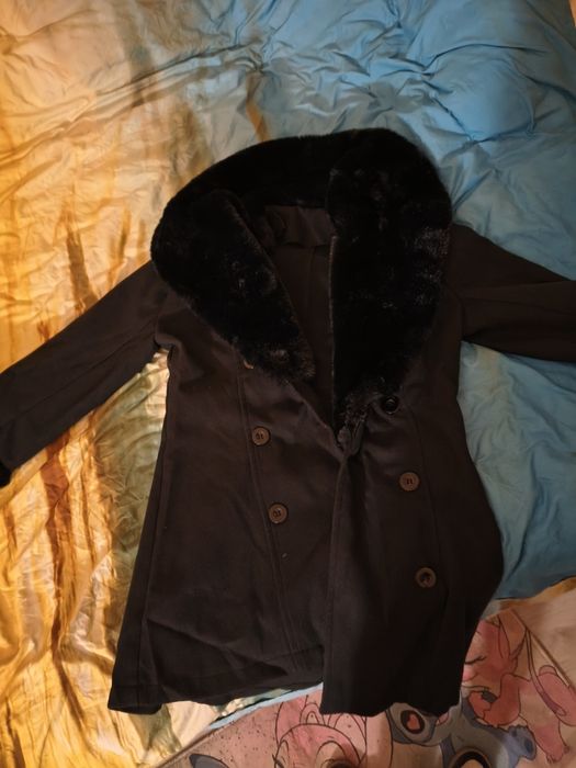 Vând blană de femeie ,200 lei negociabil