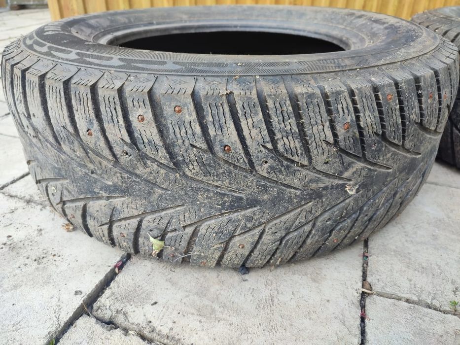Продам зимнюю резину на 17