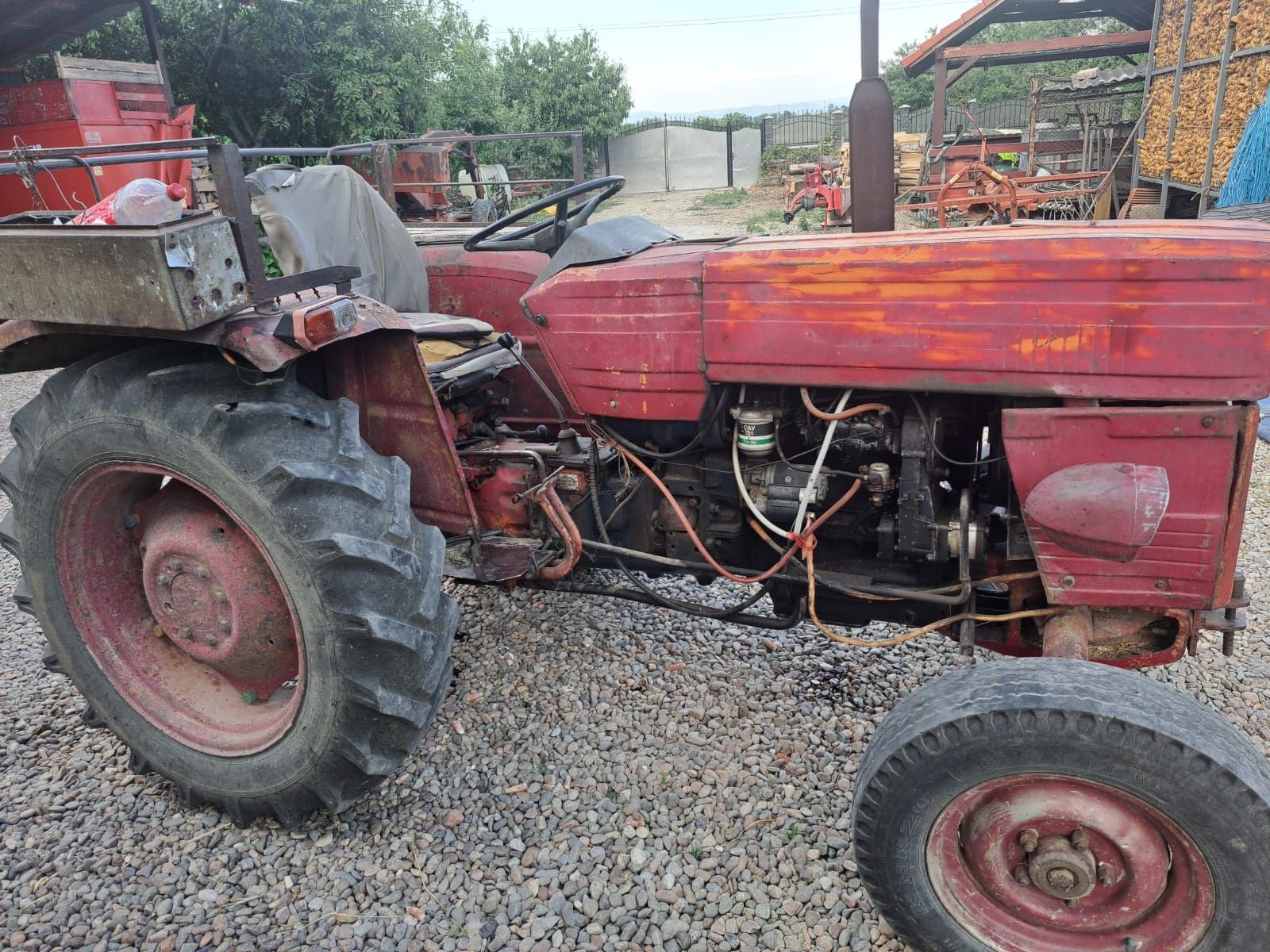 Vând tractor UTB 445