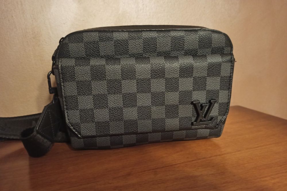 Louise Vuitton чантичка
