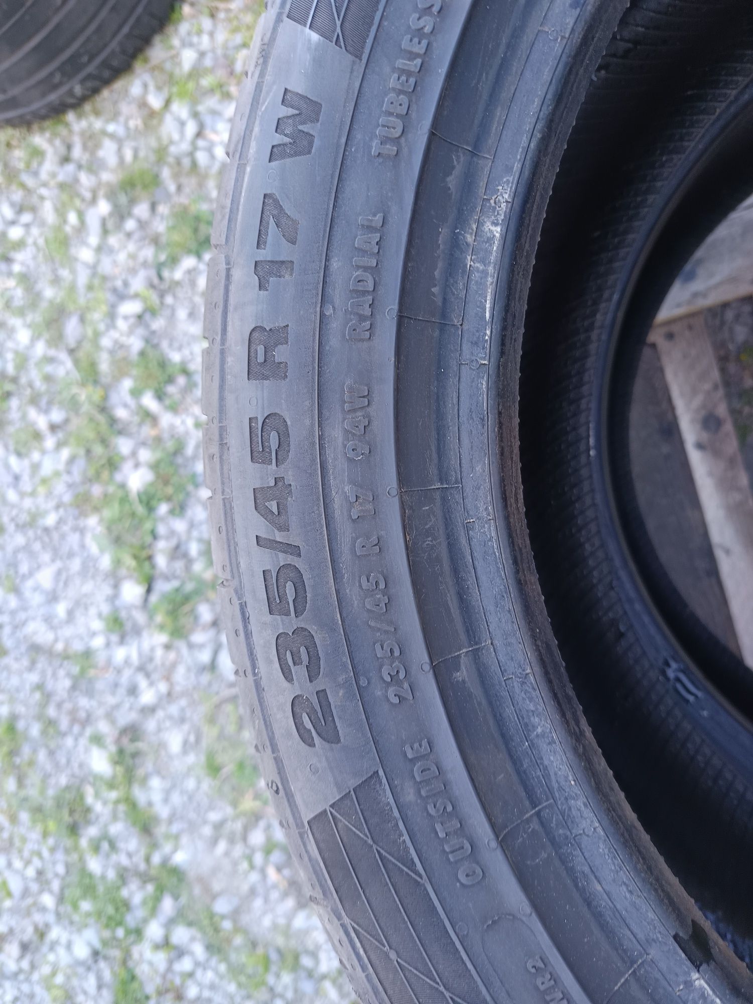 235 45 R 17 W Continental Дот 0420