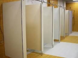 Монтаж HPL панелей — для перегородок, коридоров и дверей