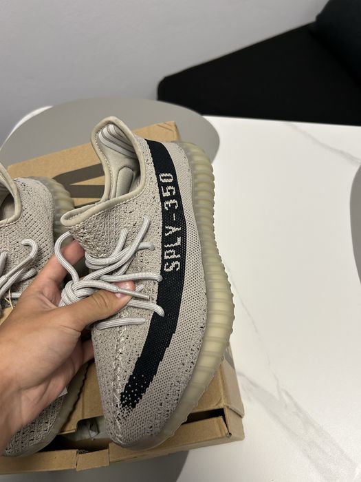Yeezy 350 v2 negru cu gri