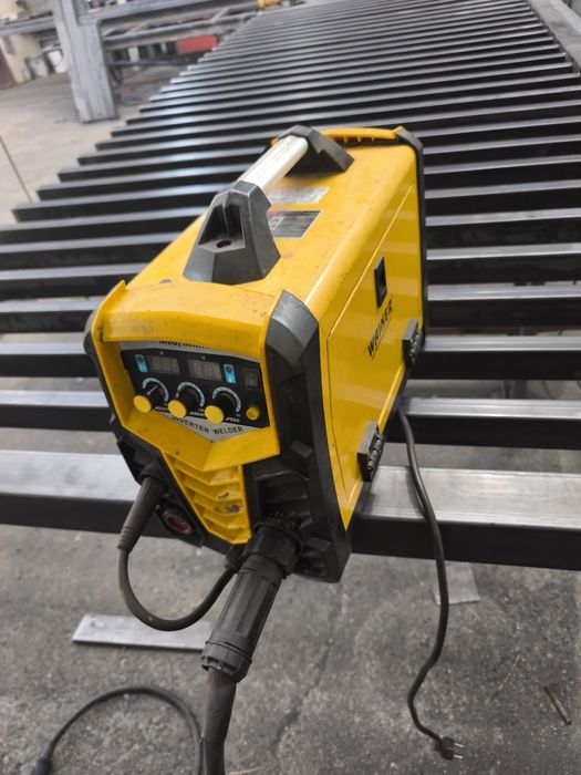 Vând aparat de sudura cu electrod,sarma cu gaz CO2, și fără gaz