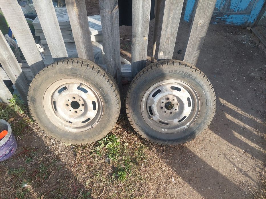 Продам зимние 2 баллона  с дисками