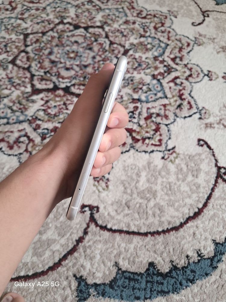 iPhone 11 white