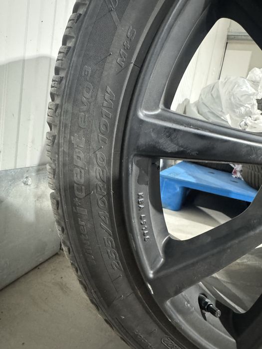 Roti complete iarna Tesla model Y  Jante + anvelope 255/40R20
