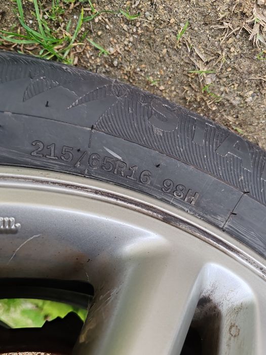 Чисто Нови Зимни Гуми 215/65/R16 Star Performer