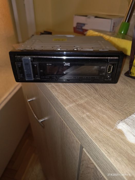 Продавм сд за кола