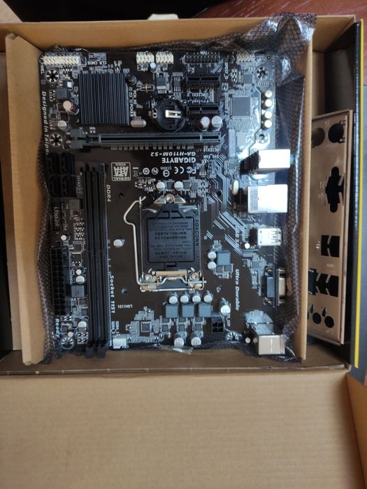 Продаю материнскую плату DDR4 Gigabyte GA-H110M-S2V