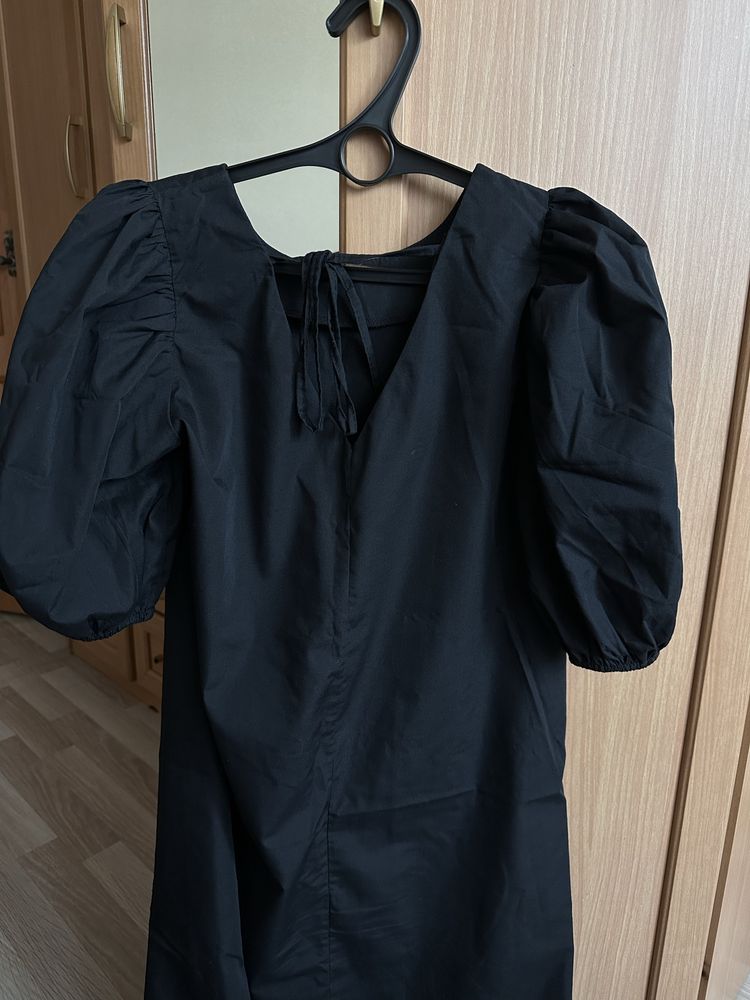 Черное длинное платье