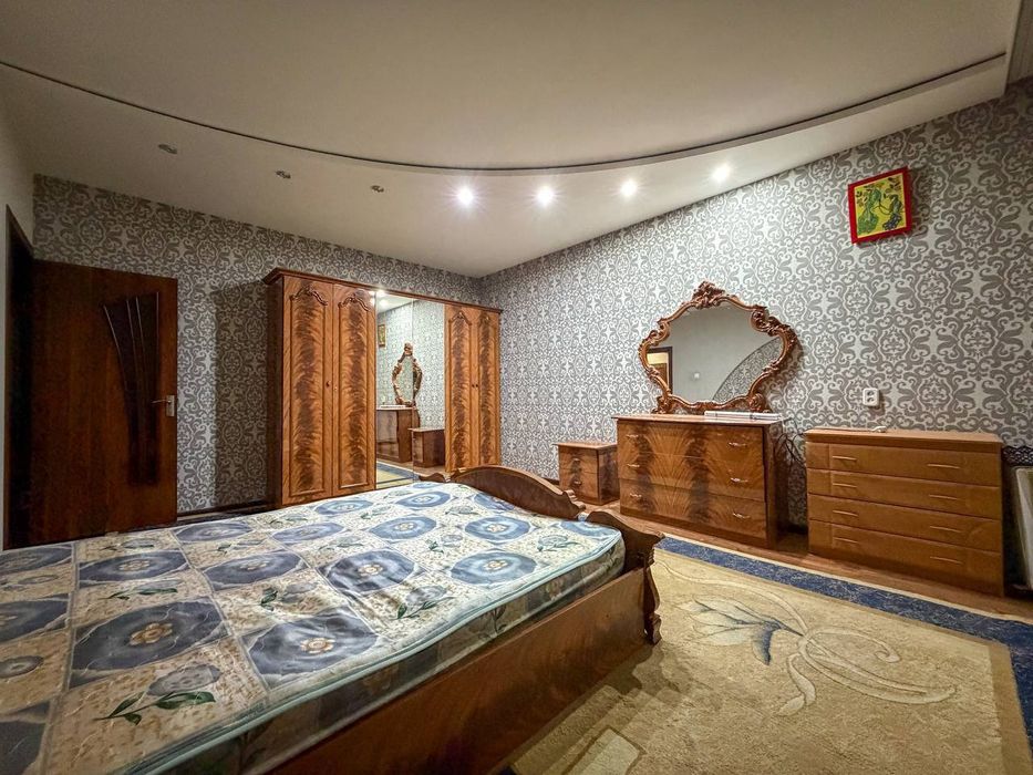 Продаётся 3в4/4/4 Банковский дом на Буюк ипак йули метро Буз базар