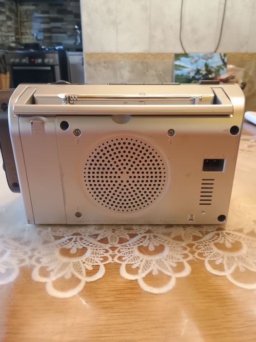 Sony model: icf 904L