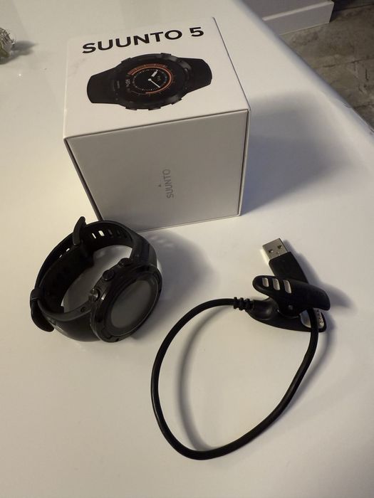 Спортен часовник сунто 5