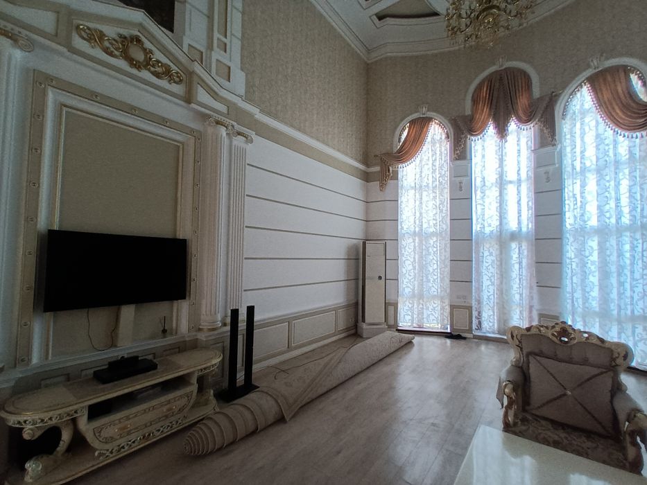 Сдаётся Дом на долгосрочную аренду дом 1000 кв.