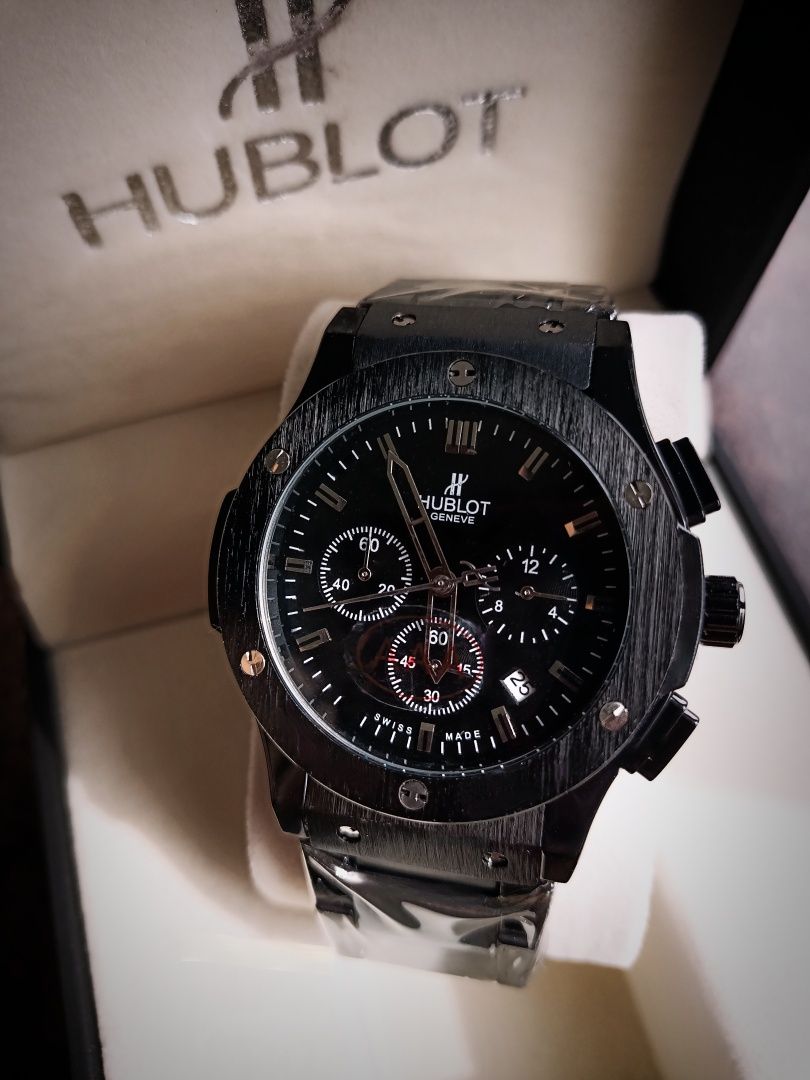 Наручные часы от мирового бренда Hublot, в фирменной коробке