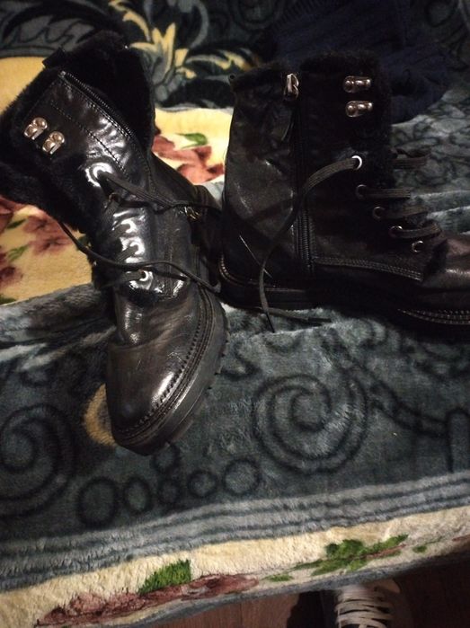 Ghete Damă Zara din piele originale  purtate o dată