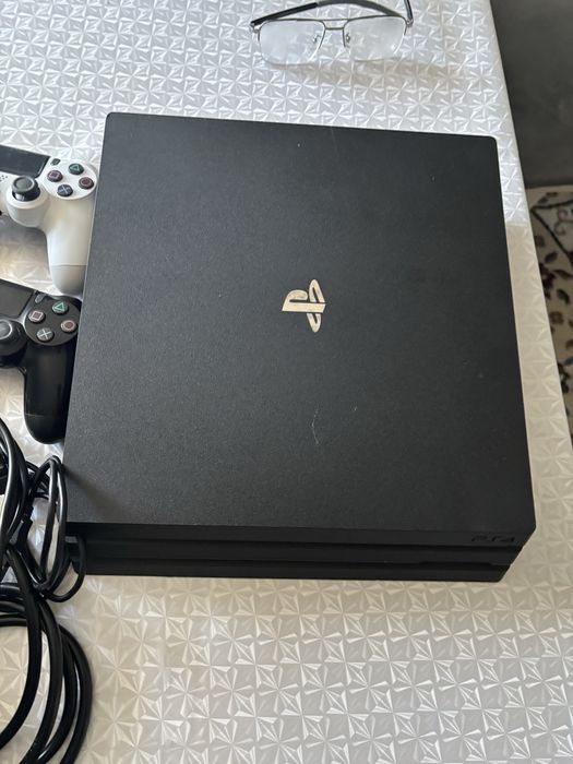 Ps4 pro 1tb как новый