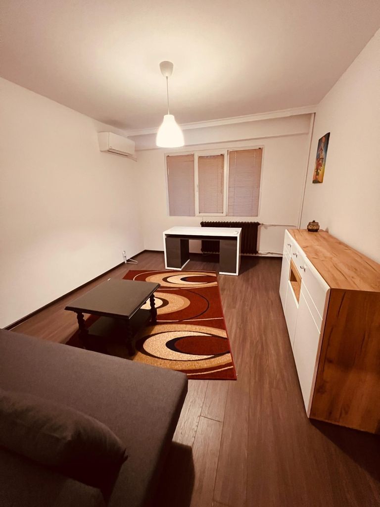 Дава се под наем Тристаен апартамент в София, Зона Б-5 - 88 кв.м за 700 € - Снимка #2