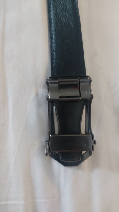 Нов кожен колан 115 см, много здрава кожа с хубава катарама.