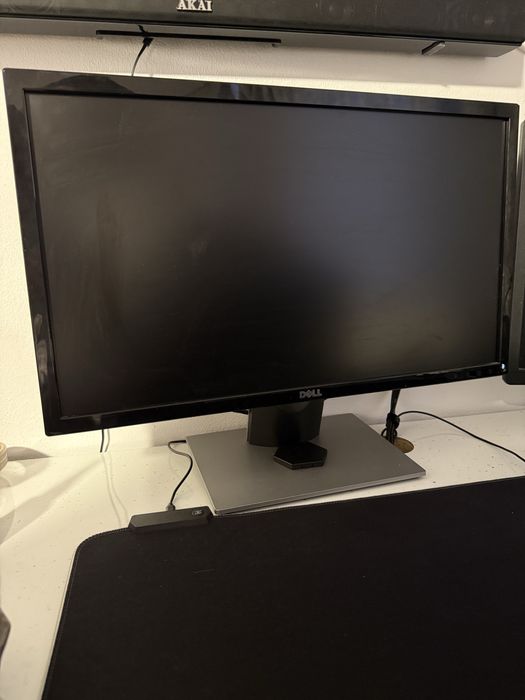 Monitor DELL 24” Full HD