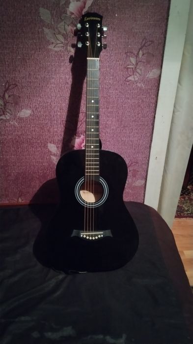 Продам гитару новая