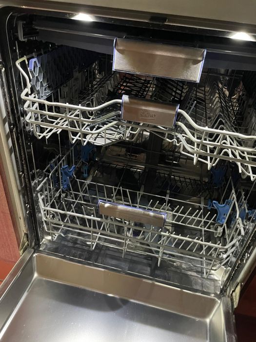 Masina de spalat vase Beko ProSmartInverter, 60x60x85 cm, putin defect