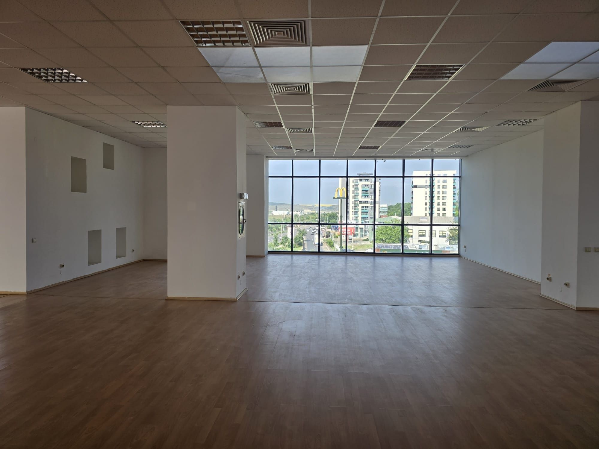 Birouri / Spatii de Inchiriat - Cladirea Basarabia