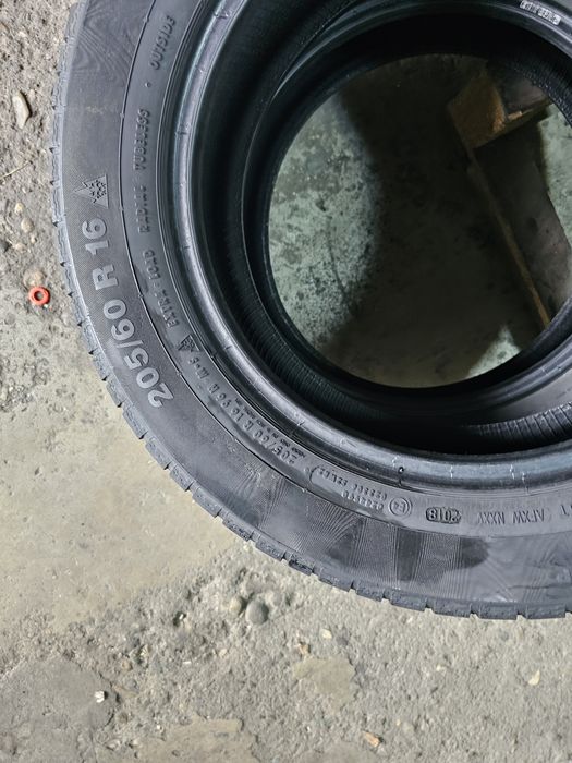 4 anvelope iarna 205 60 16 Continental