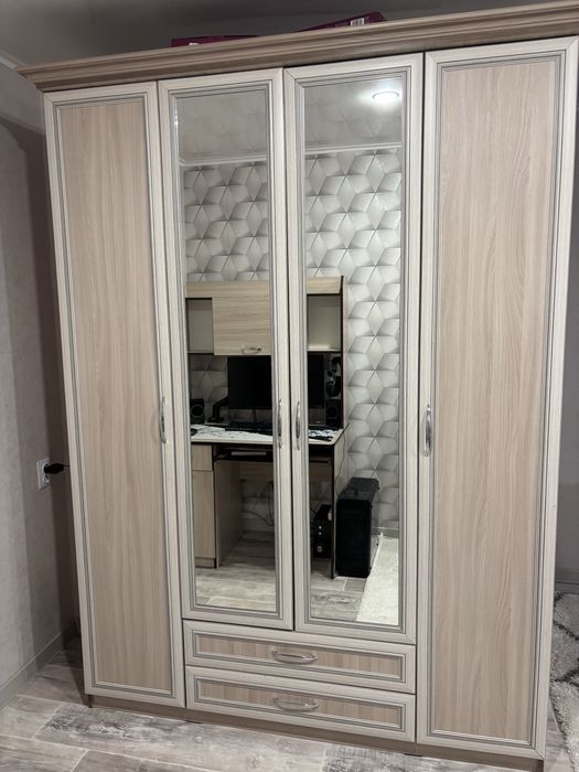 Продам шкаф в идеальном состоянии.
