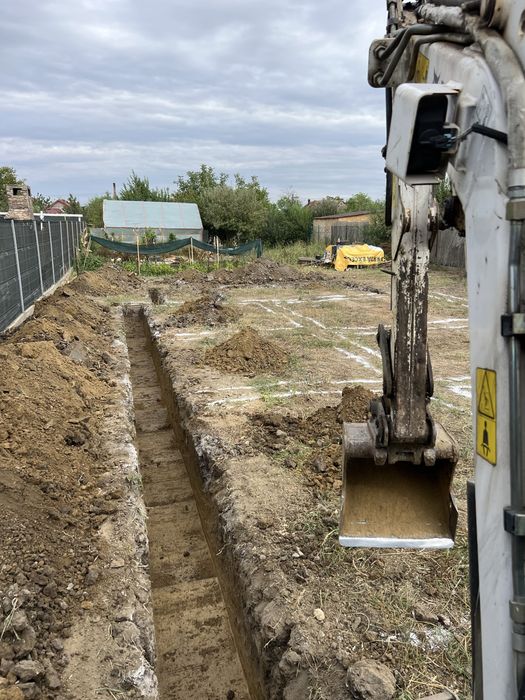 Inchiriez mini excavator 3 t