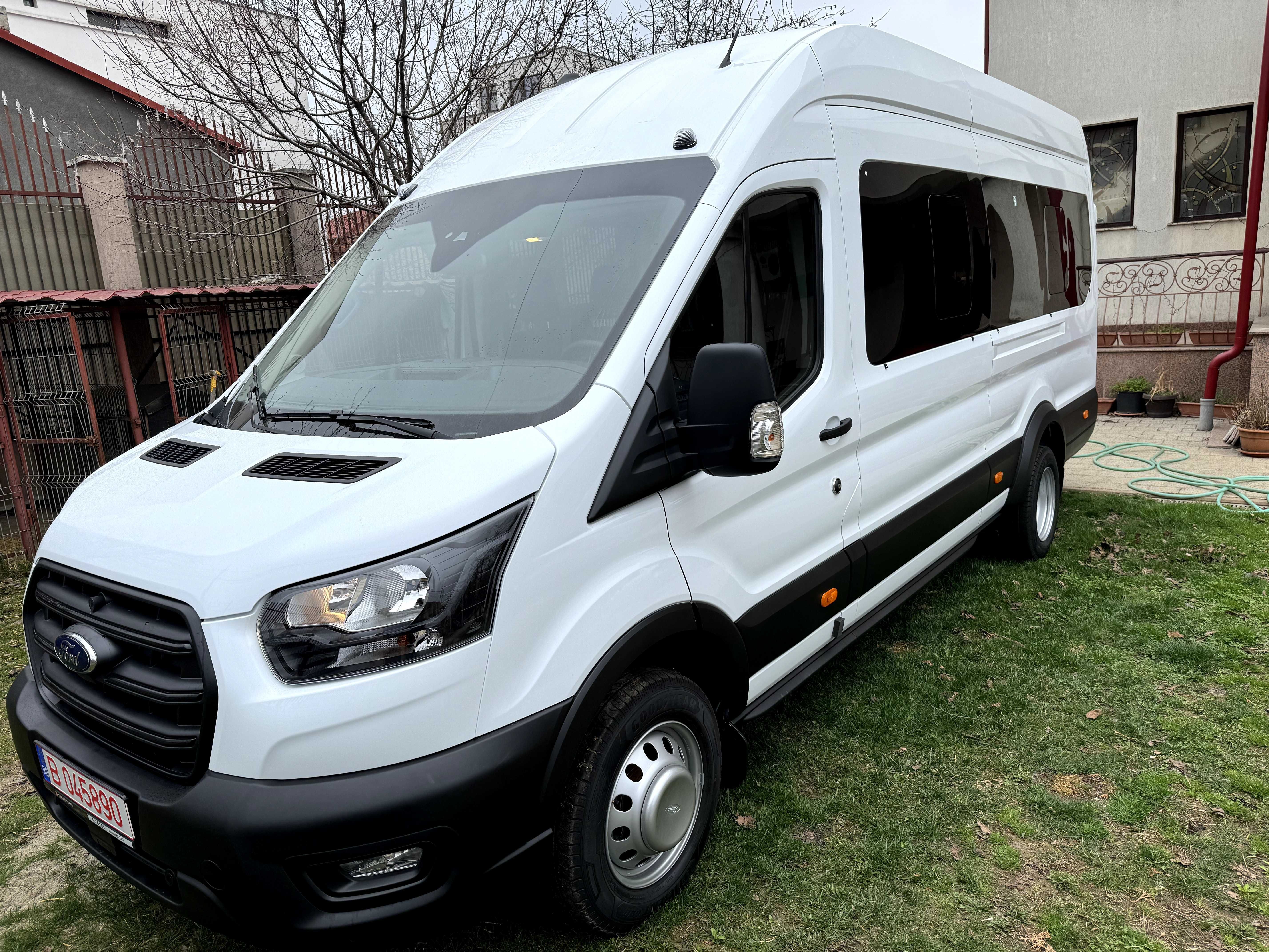 Ford Tranzit de pasageri, 17+1 locuri 0 km