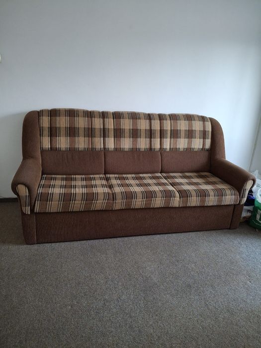 Sifonier-vitrina-canapea extensibila