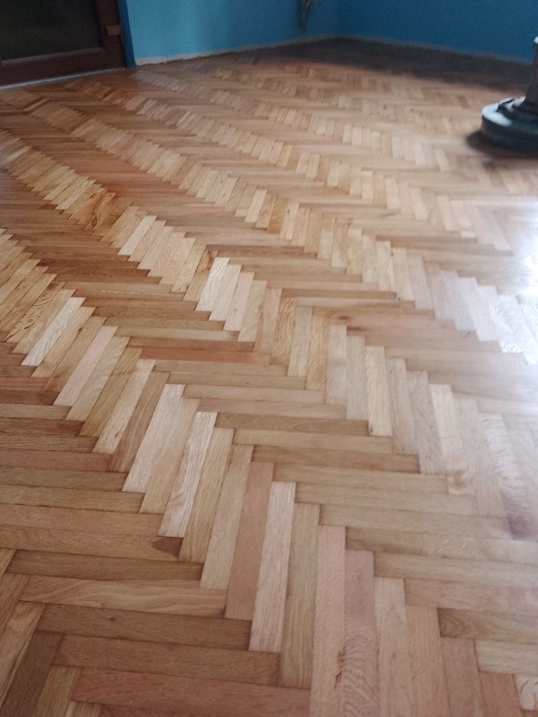 Rașchetam montam chituim lacuim parchet din lemn masiv