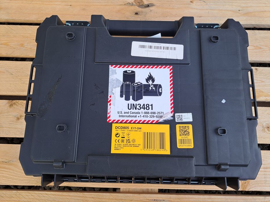 Filetantă mașină de găurit si însurubat profesională Dewalt DCD805