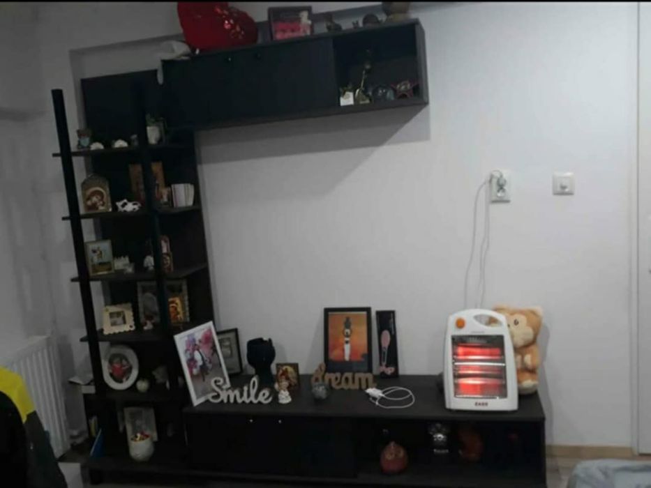 Vand mobila living