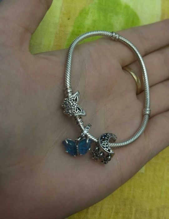 Vând Brățară Pandora cu 2 charm-uri