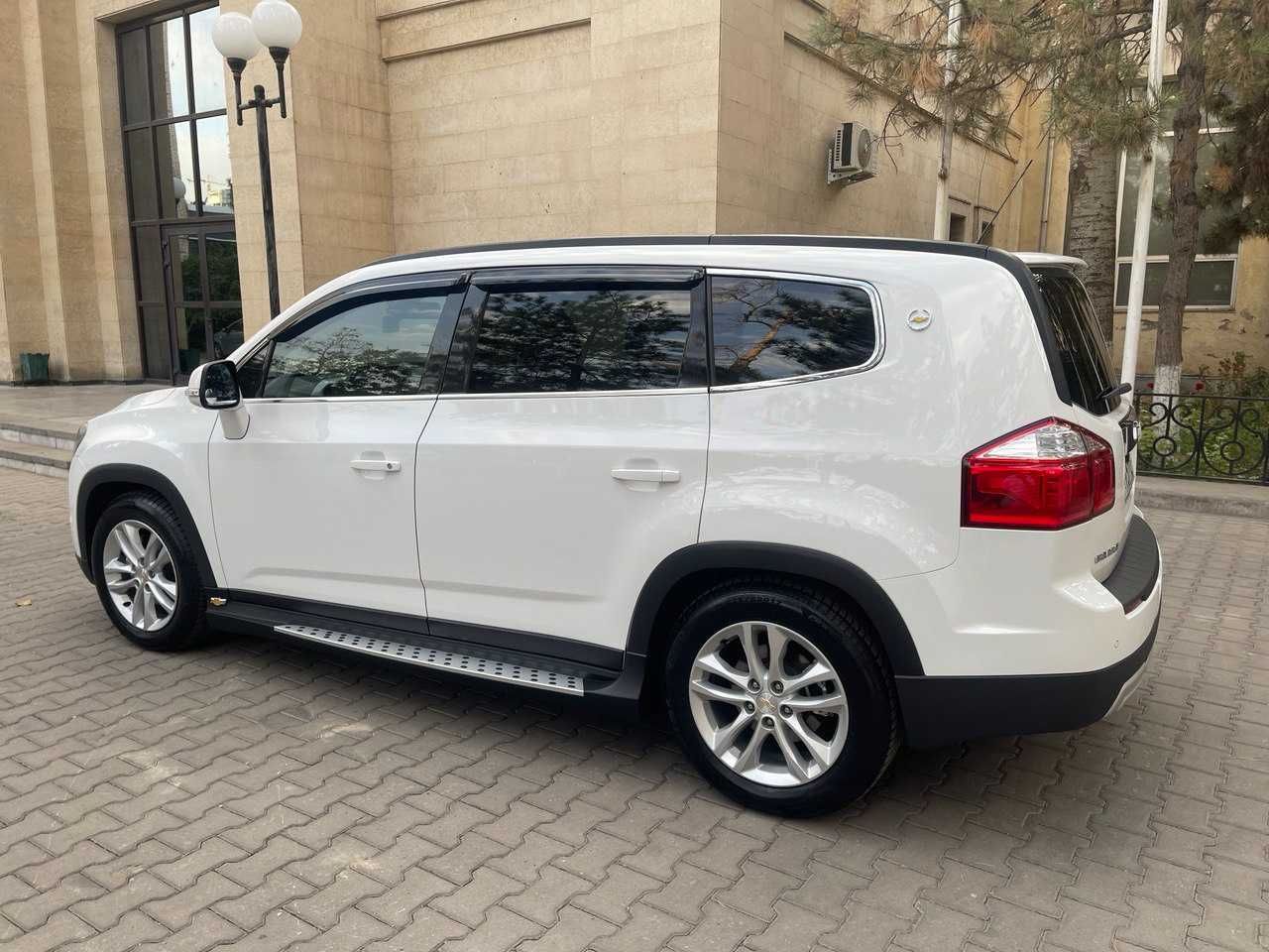 Продается белый Chevrolet Orlando 3ый поз. (2018), 17.000 км