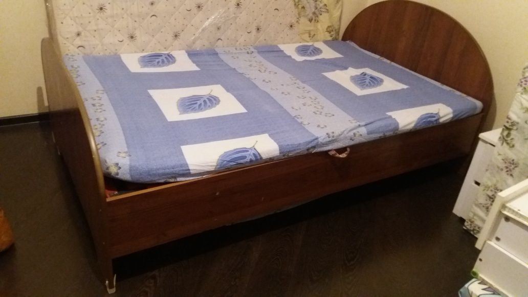 Кровать полуторка