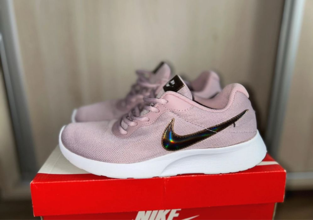 Adidași Nike Tanjun