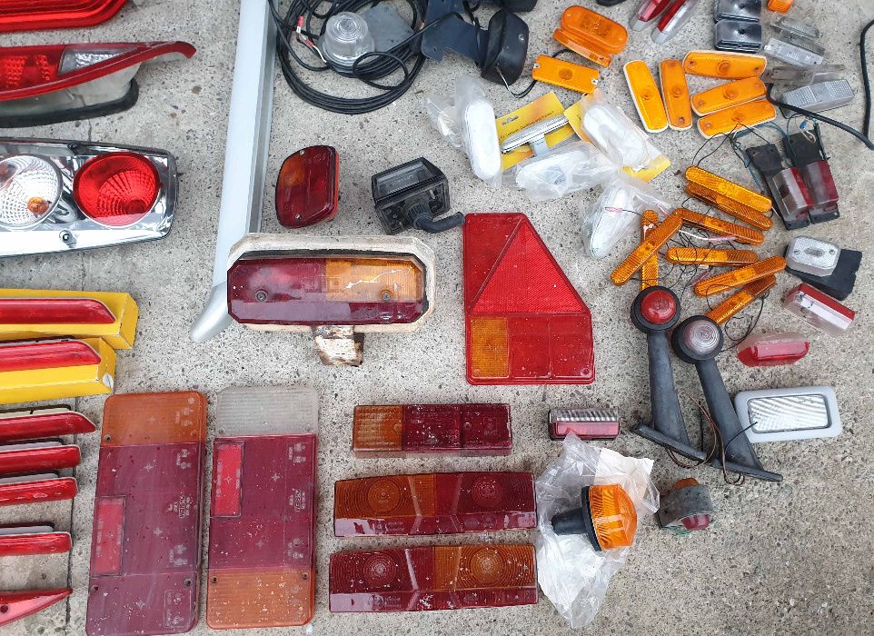 Triple, lampi spate , perimetrale ,etc pentru rulote , autorulote