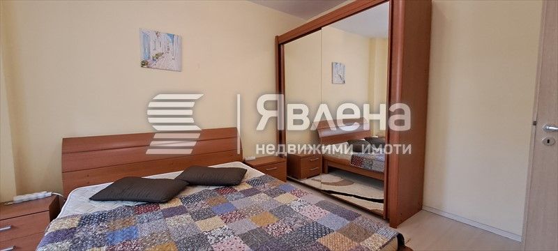 Обзаведен компактен 3-стаен апартамент  в панелен