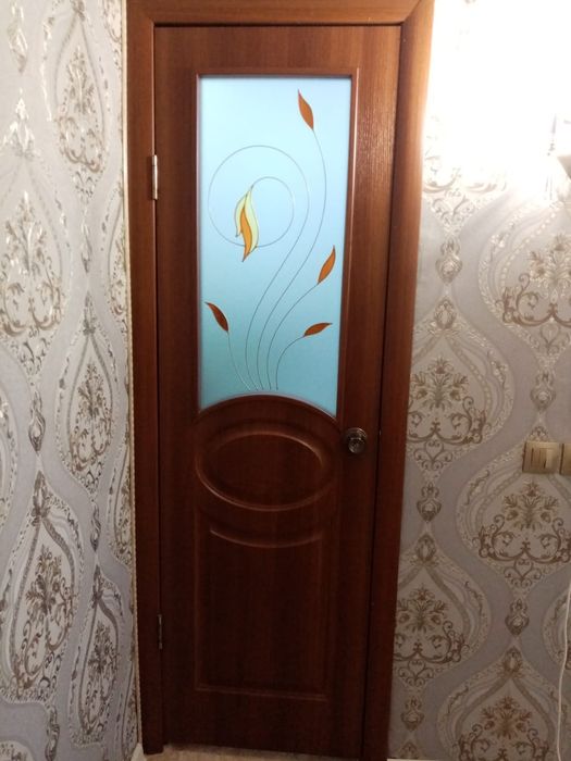 Продам двери межкомнатные 3шт