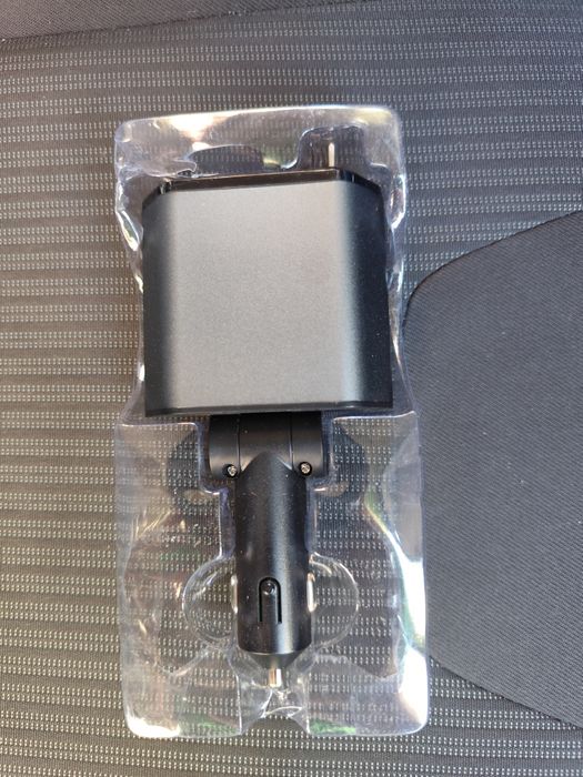 Încărcător auto pentru telefoane 4in 1, cablu retractabil, NOU