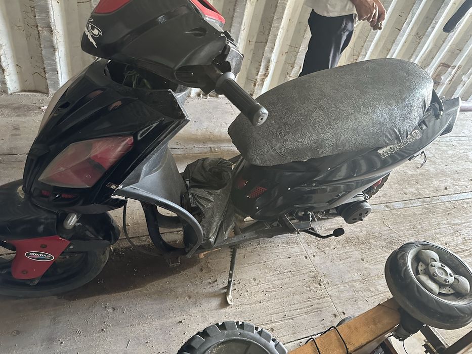 Продам мопед 180 куб