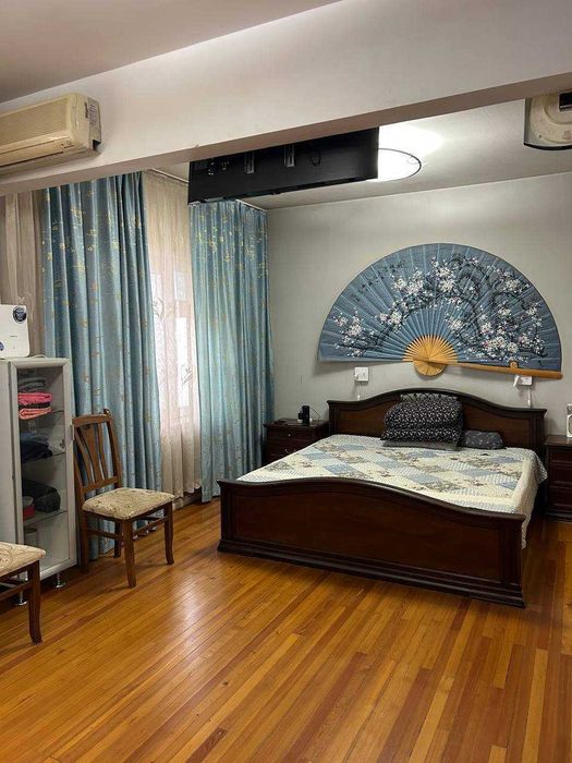 ул.Ойбек Госпитальный МЦ Шох банковская 4-комн 4/9 174 м² чистая